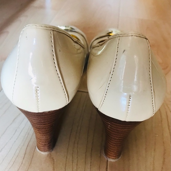 Beige Ralph Lauren patent leather heels - Picture 4 of 12